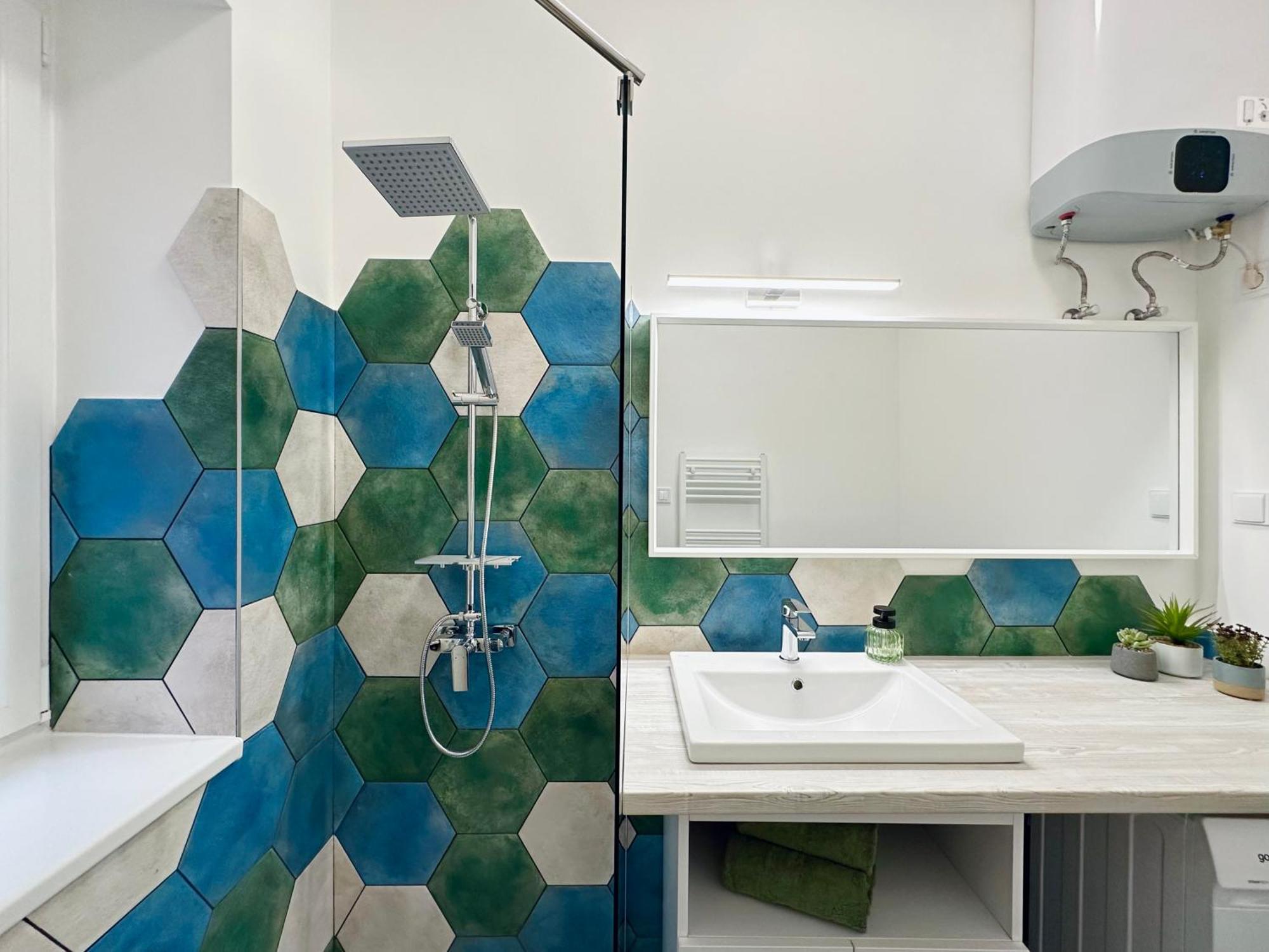 Apartment Colorful By The Danube